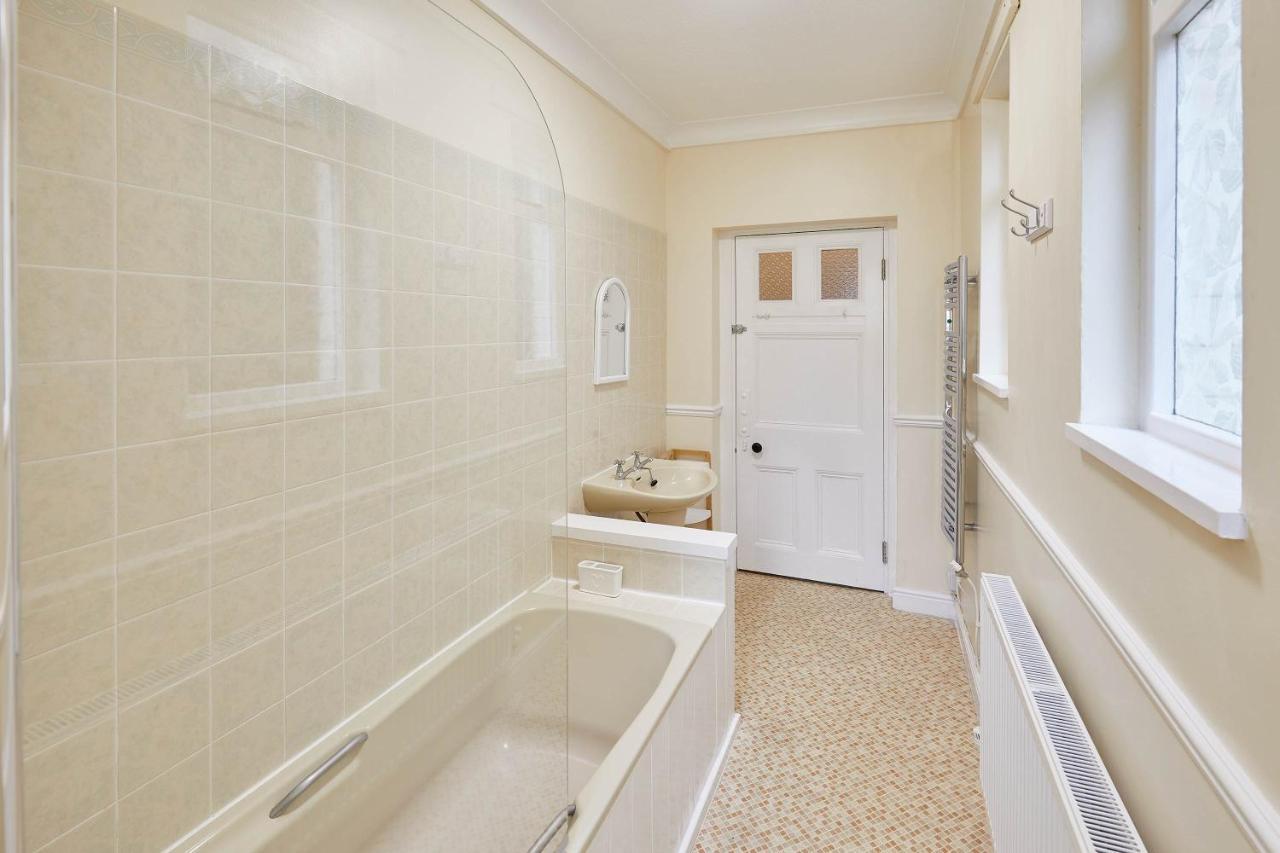 Host & Stay - The Garden Flat Scarborough Exteriör bild